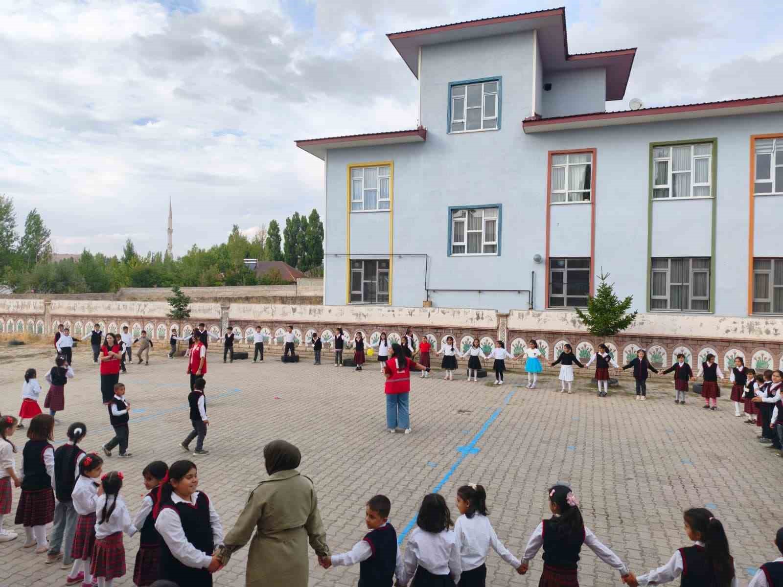 Patnos’ta Kızılay gönüllüleri öğrencilerle bir araya geldi İhlas Haber Ajansı – İhlas Haber Ajansı