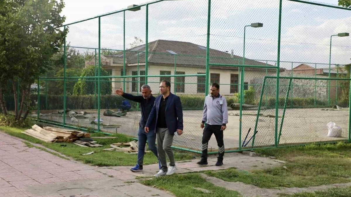 Ağrı Merkez’de Tenis Kortlarının Zemin Yenileme Çalışmaları Başladı – Mersin Haber