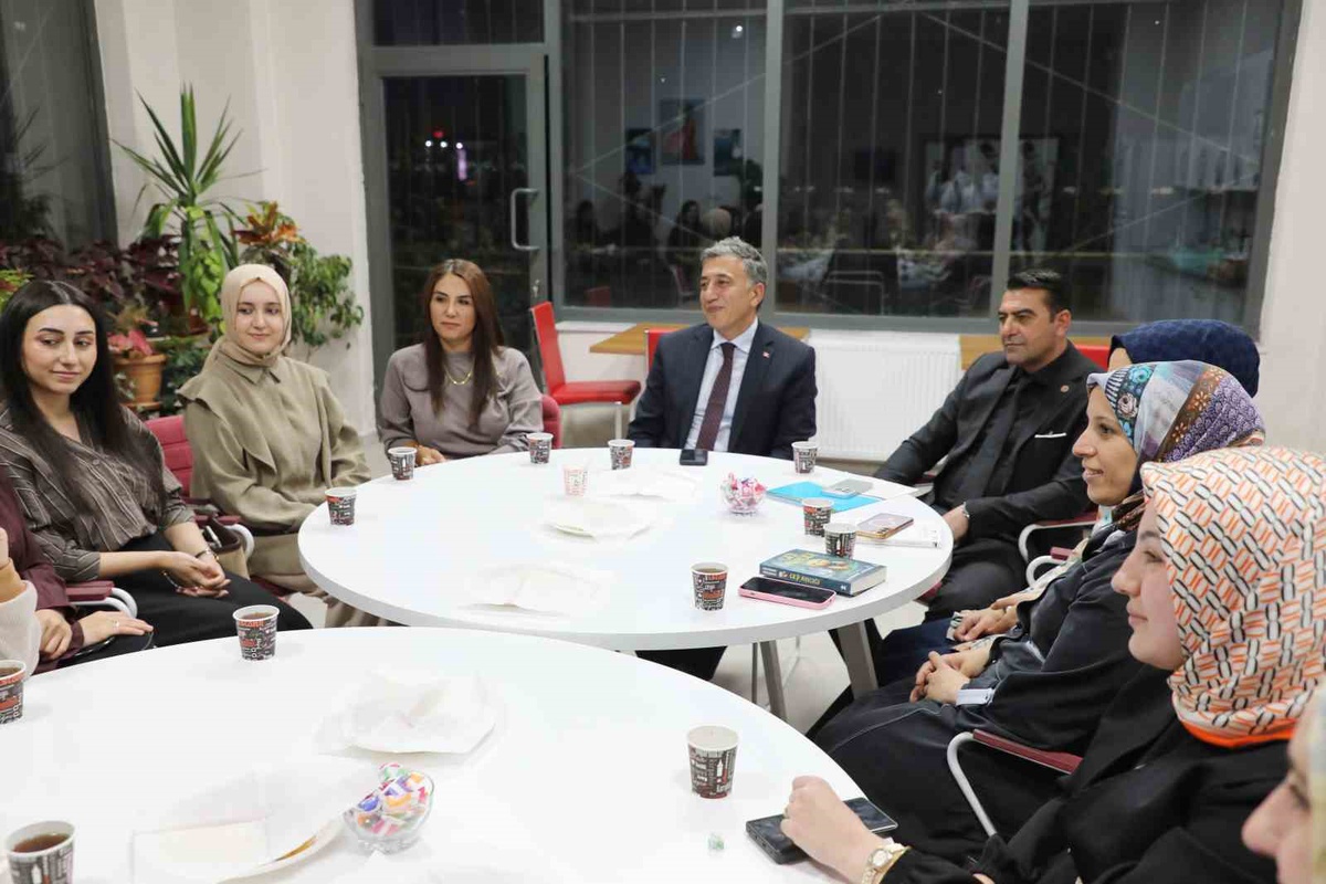 Ağrı’da öğretmenler Maarif’in Kalbinde Kitap Sohbetleri’nde okunacak kitabı belirledi – Haberler