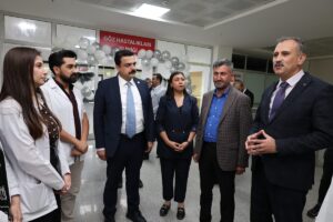 Ağrı Eğitim ve Araştırma Hastanesinde 12 poliklinik odalı göz kliniği hizmete girdi – Haberler