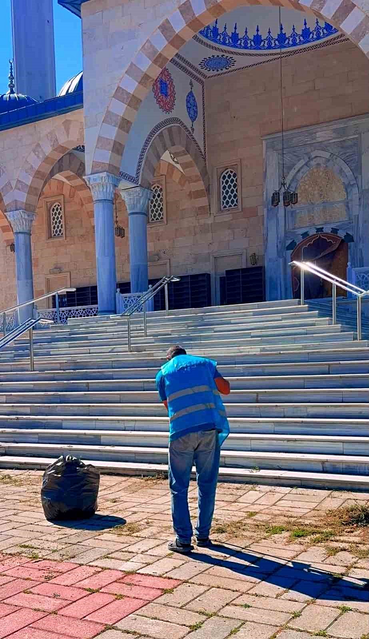 Patnos’ta denetimli serbestlik yükümlüleri camilerde temizlik ve bakım yaptı – Son Dakika