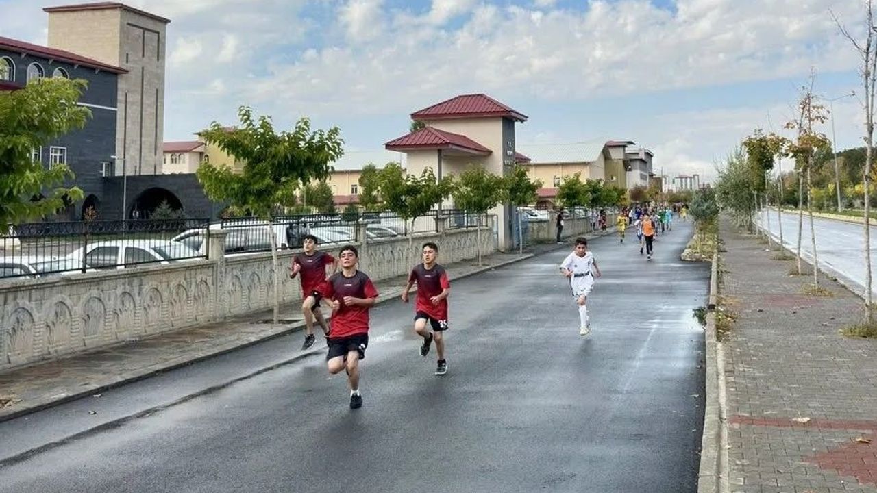 Patnos’ta Cumhuriyet için koştular – Doğubayazıt Gazetesi