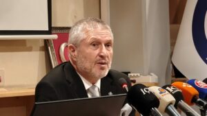 Murat Kanyonu’nda 60 metre yükseklikte nefes kesen gösteri – Habertürk