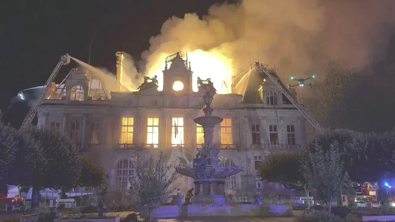 İki dünya savaşından kurtuldu, protestolarda küle döndü: ‘Notre Dame felaketini yeniden yaşadık’ – Cumhuriyet