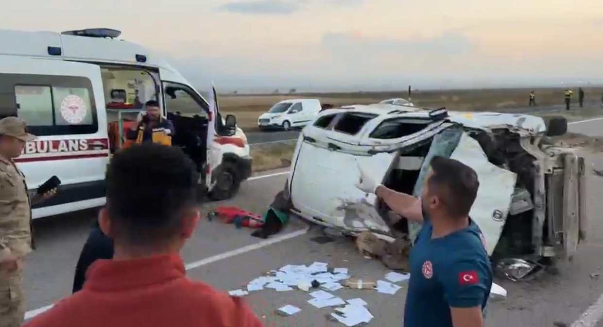 Ağrı Patnos’ta virajı alamayan araç takla attı, 3’ü çocuk 6 kişi yaralandı – Son Dakika