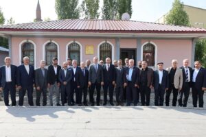Ağrı Valisi Bozkurt, Muhtarlar Günü’nde muhtarların köprü görevini vurguladı – Son Dakika