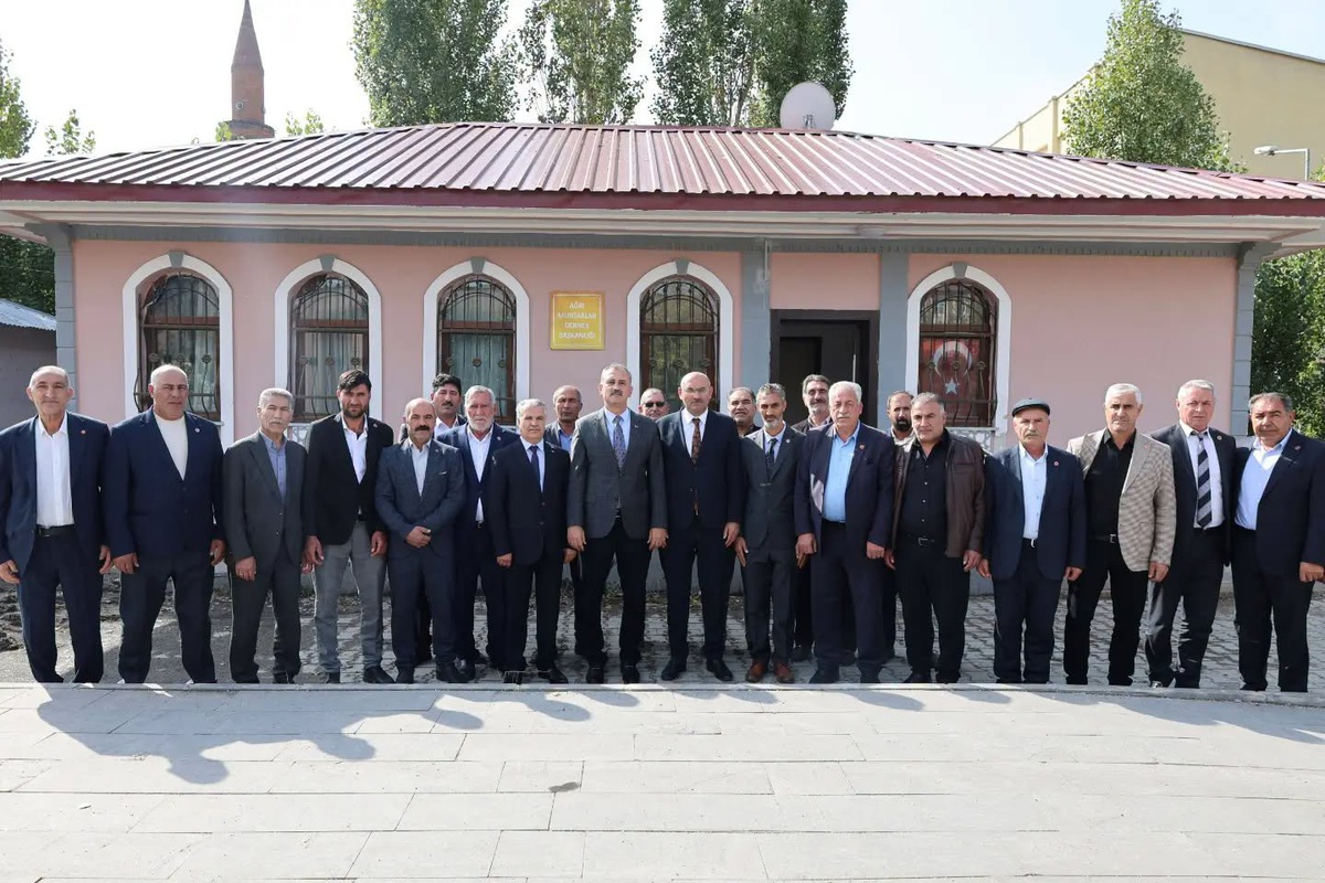 Ağrı Valisi Bozkurt, Muhtarlar Günü’nde muhtarların köprü görevini vurguladı – Son Dakika