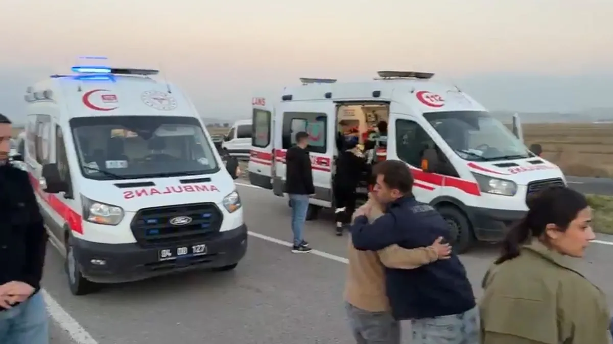 Ağrı’da düğün davetiyesi yolunda kaza! 3’ü çocuk, 6 yaralı – A Haber