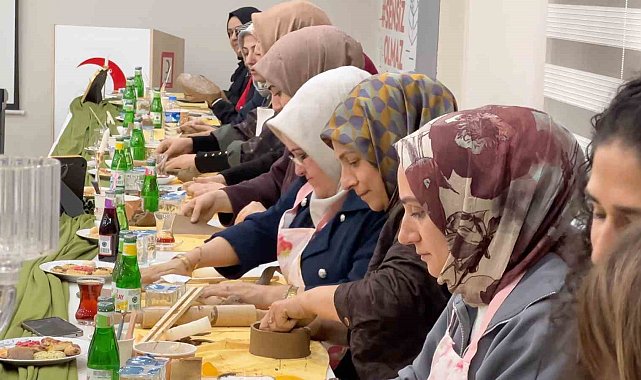 Kızılay Kadın Ağrı’dan 81 İl 81 Aşevi Projesi’ne destek – Pembe Pusula