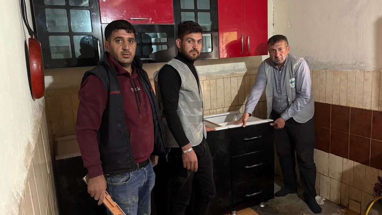 Patnos’ta ihtiyaç sahibi iki ailenin mutfak dolabı ihtiyacı karşılandı – Doğubayazıt Gazetesi